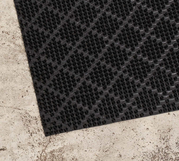 Дорожка щетина на ПВХ основе Ромб 0,9*15м черная
